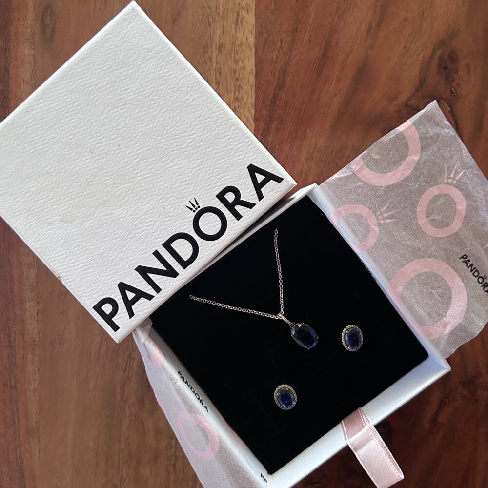 Pandora Sapphire Set: September halo necklace and earrings - Picture 2 of 4